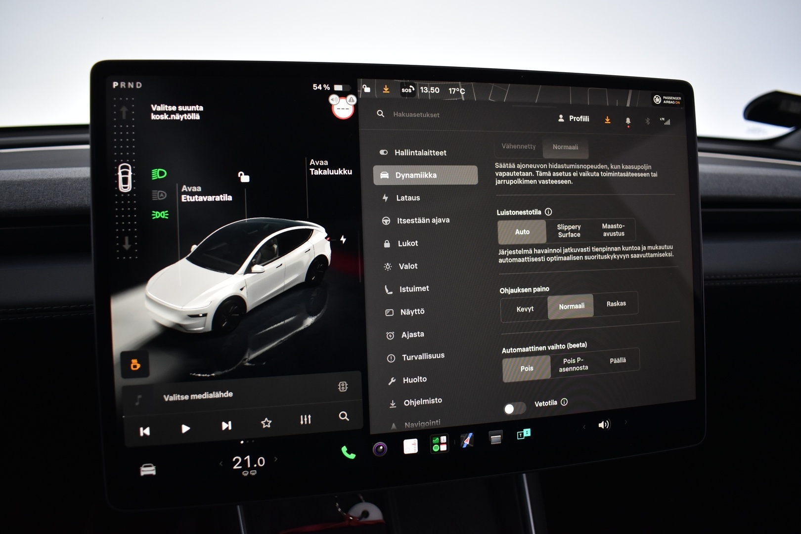 TESLA Model Y 2025