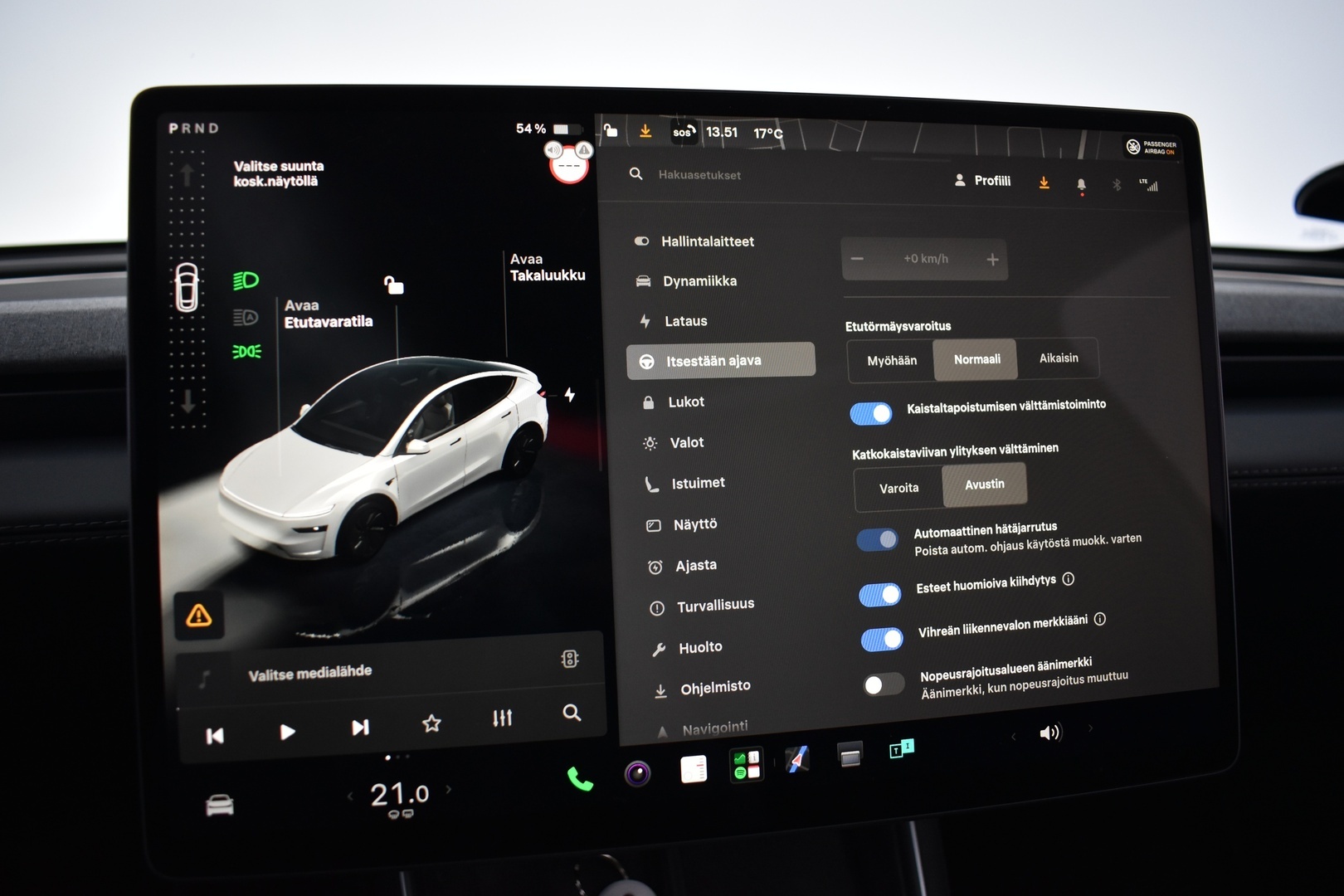 TESLA Model Y 2025