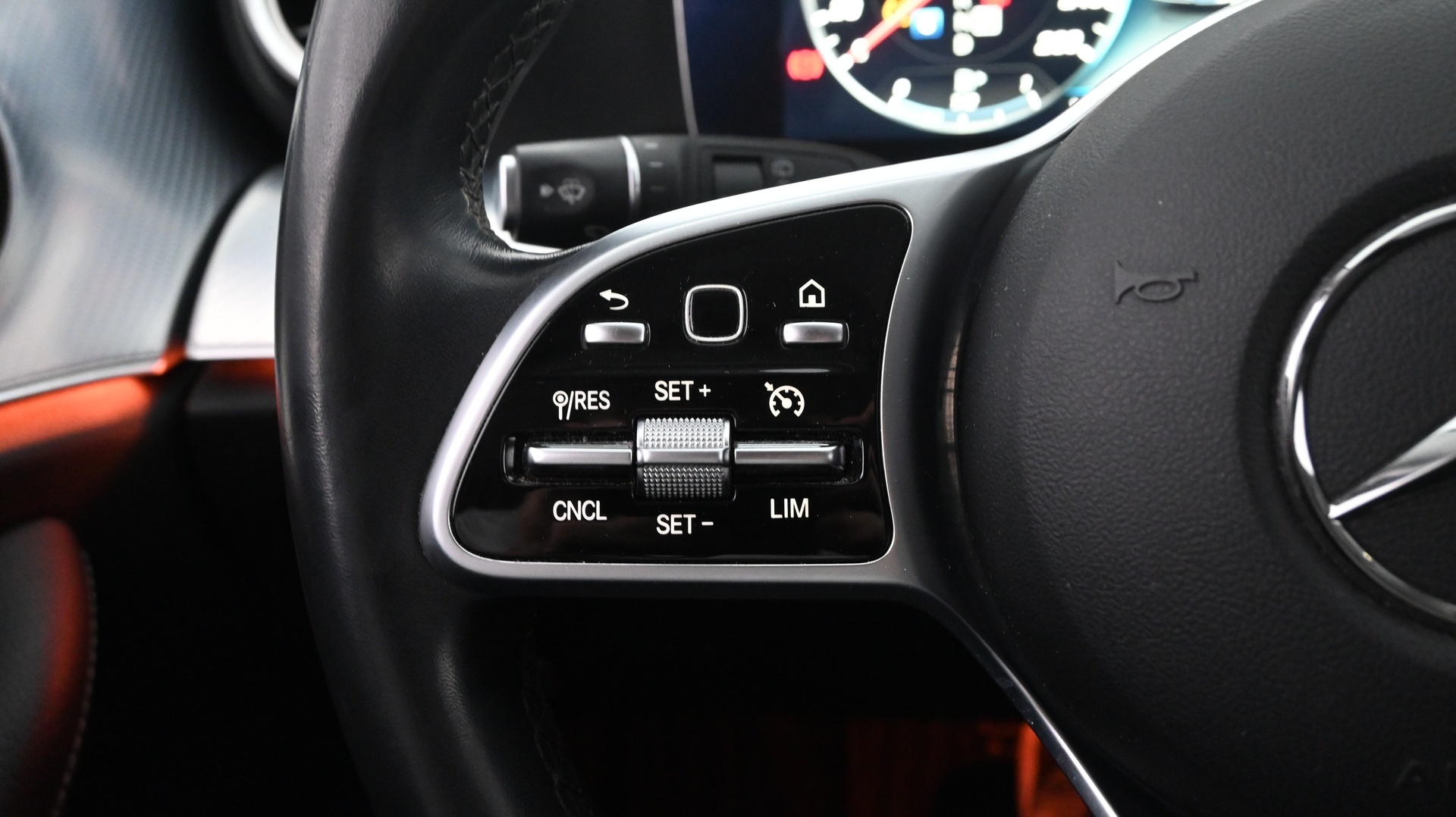 MERCEDES-BENZ E 2021