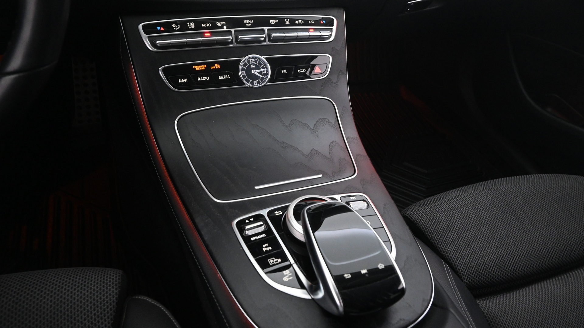 MERCEDES-BENZ E 2021