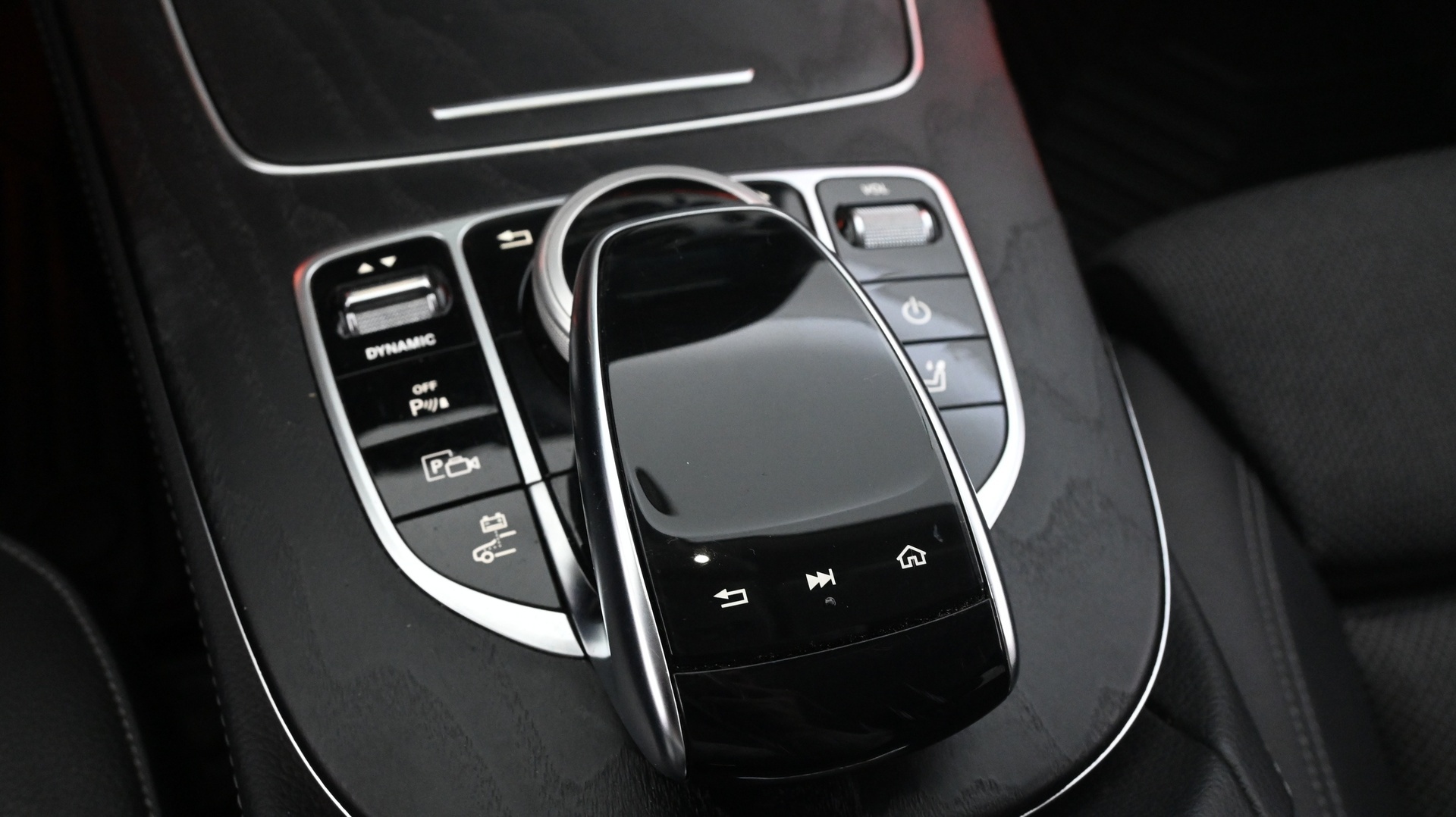 MERCEDES-BENZ E 2021