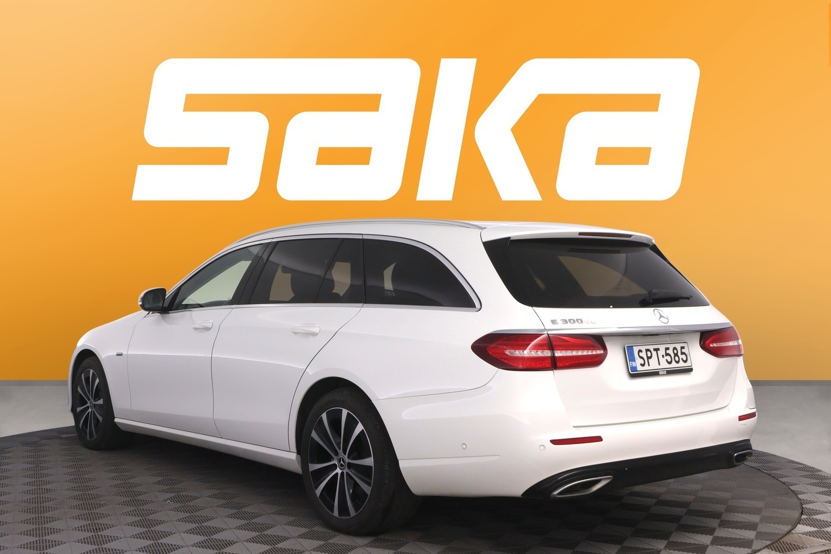 MERCEDES-BENZ E 2021