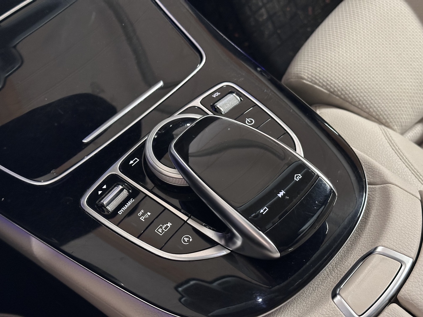 MERCEDES-BENZ E 2016