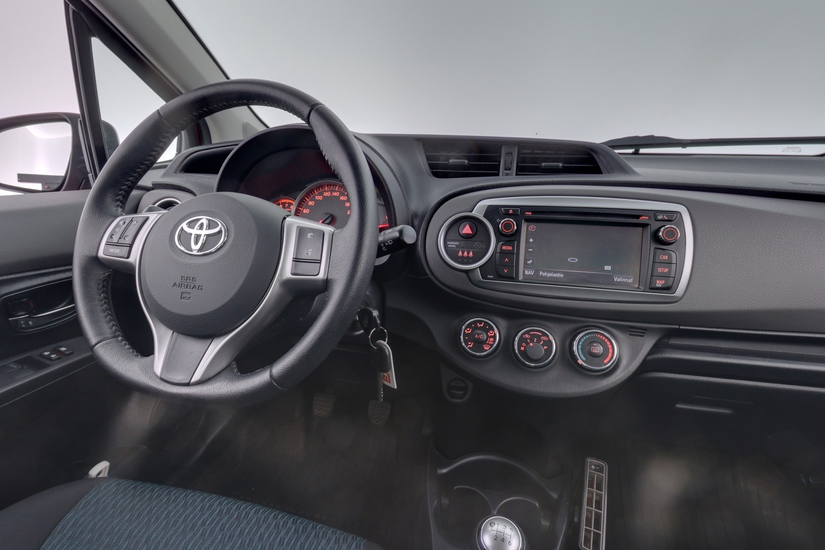 TOYOTA Yaris 2012