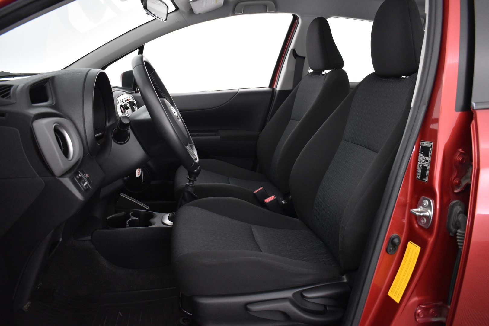 TOYOTA Yaris 2012