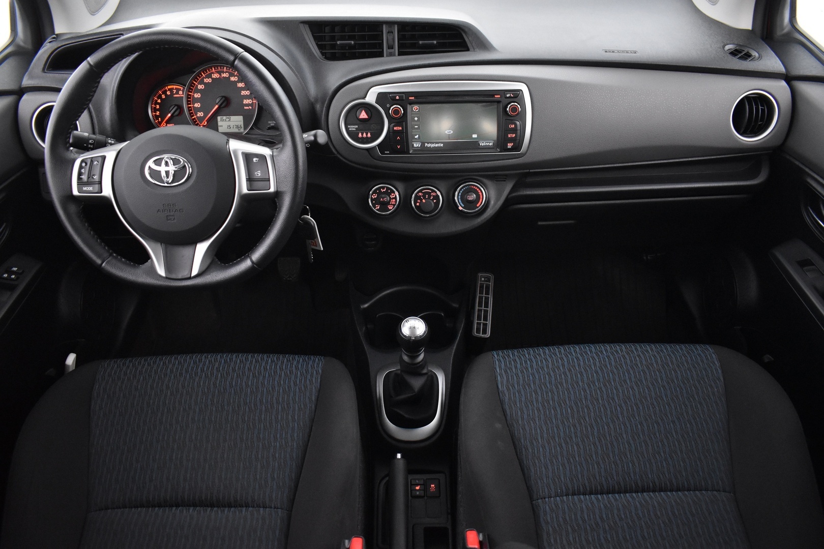 TOYOTA Yaris 2012