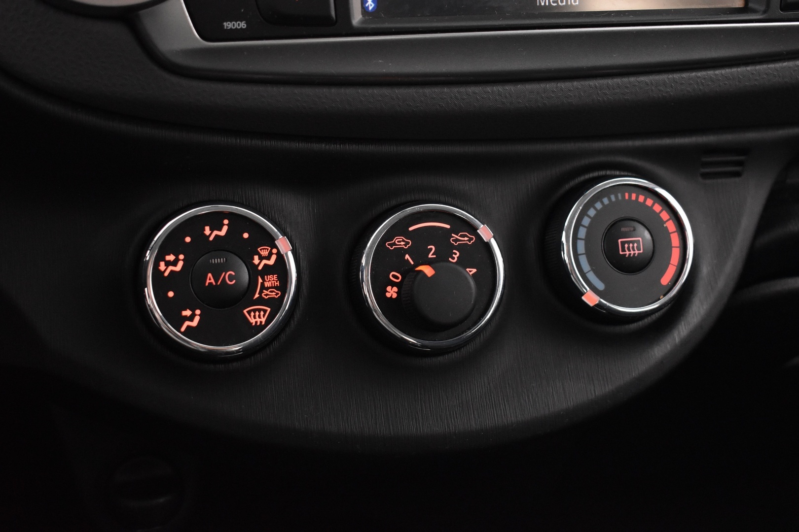 TOYOTA Yaris 2012