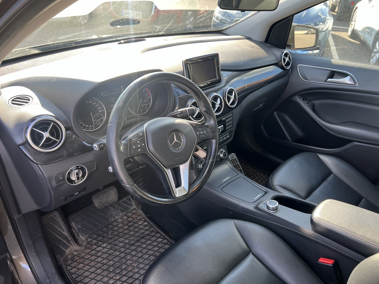 MERCEDES-BENZ B 2013