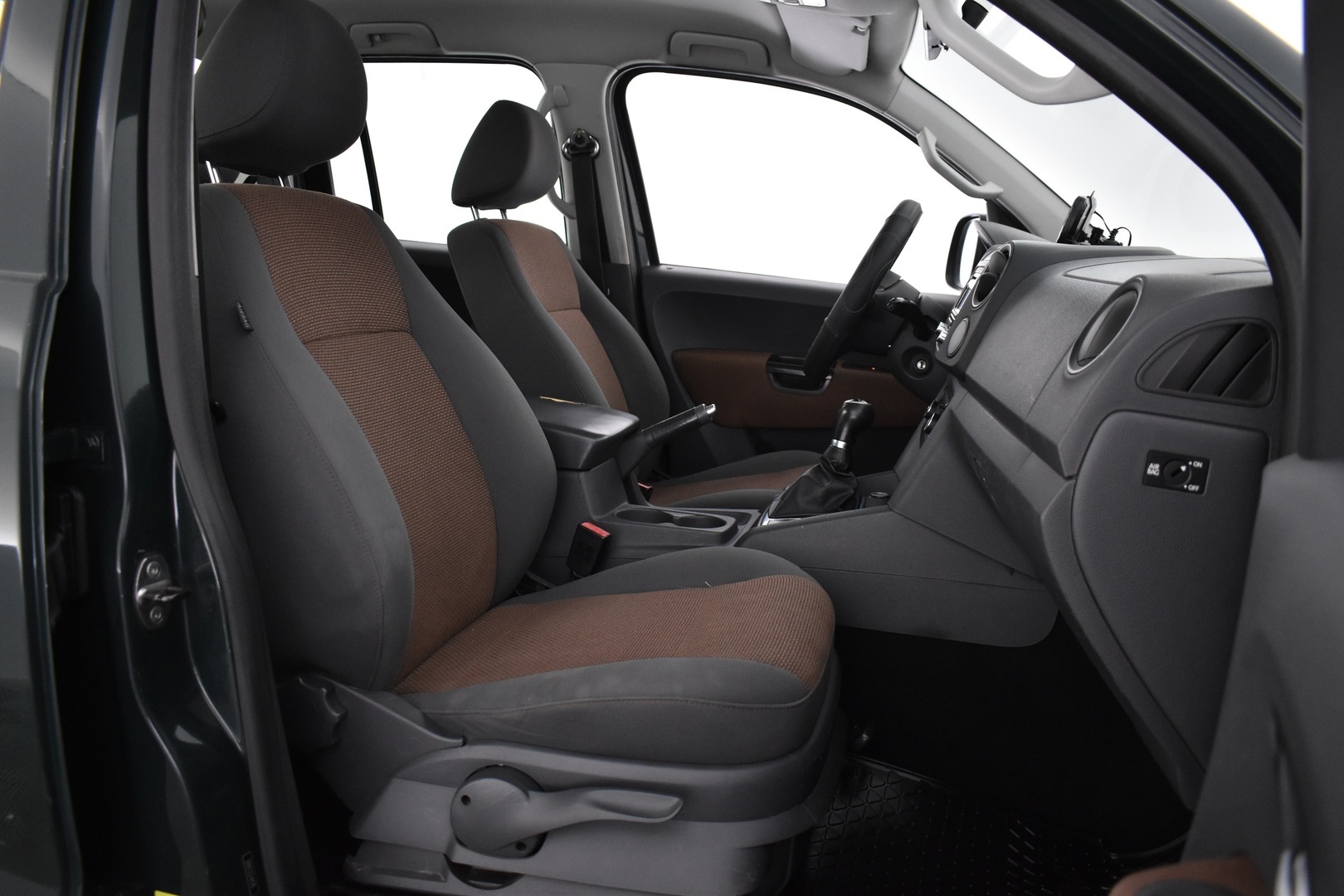 VOLKSWAGEN Amarok 2011