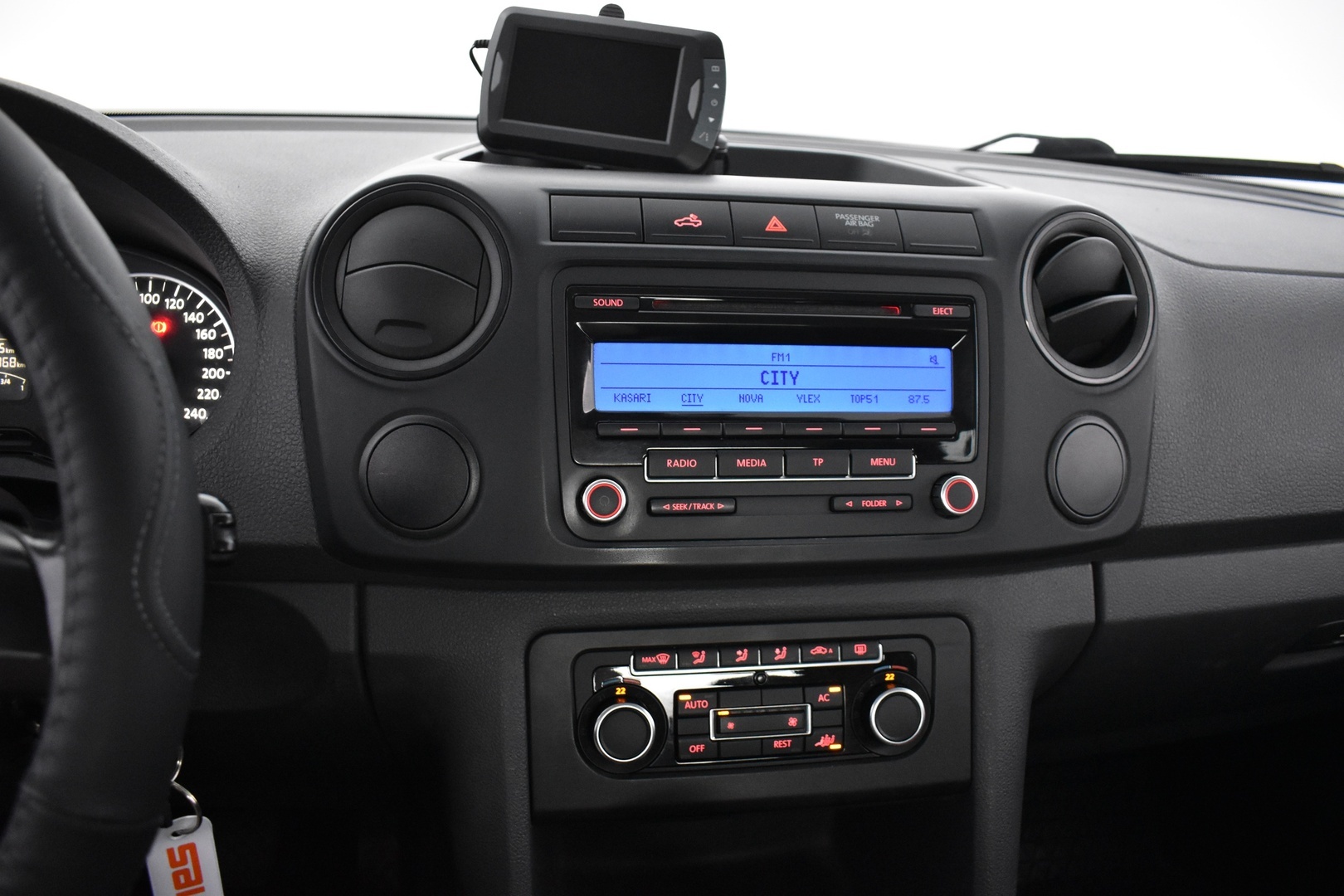 VOLKSWAGEN Amarok 2011