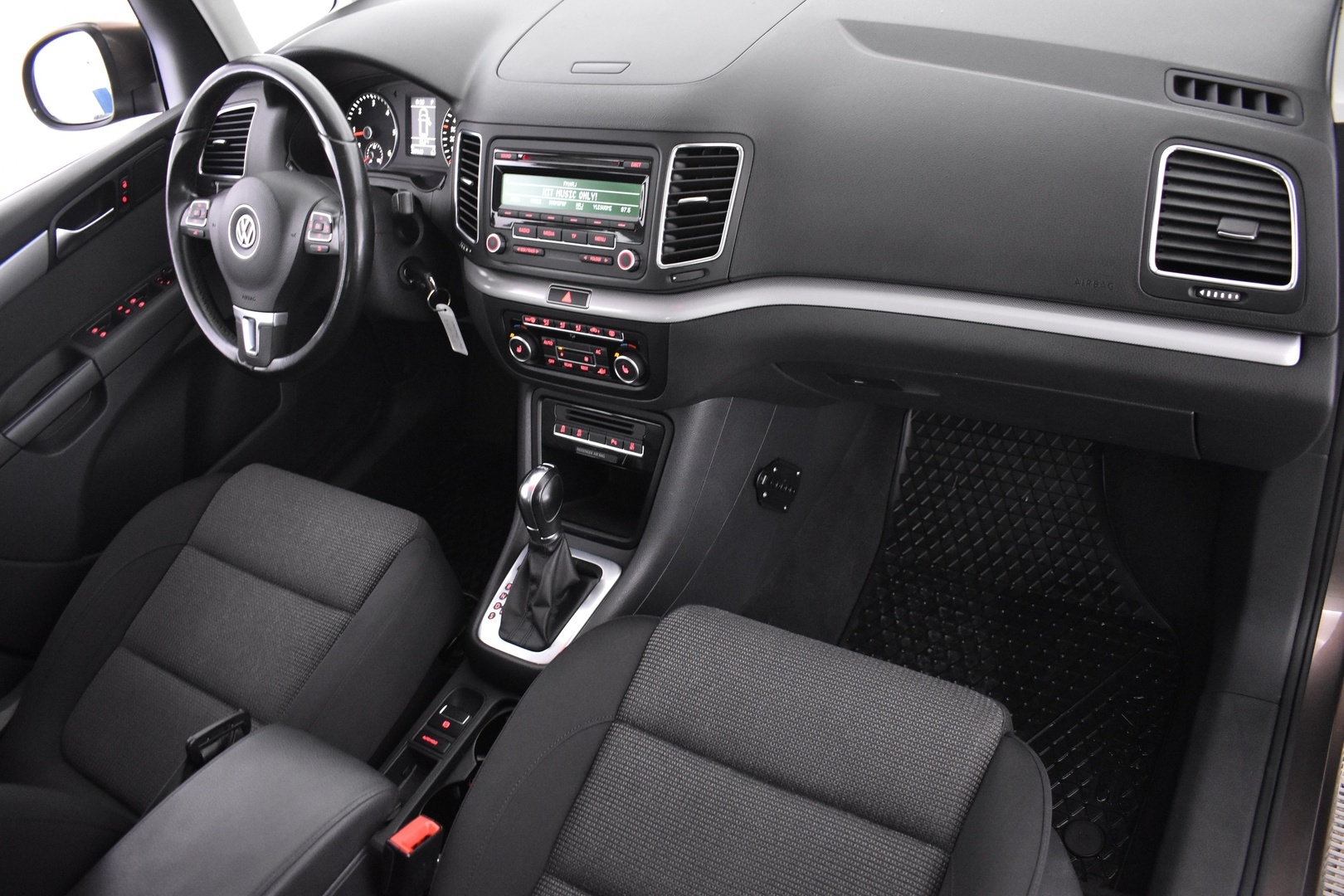 VOLKSWAGEN Sharan 2012