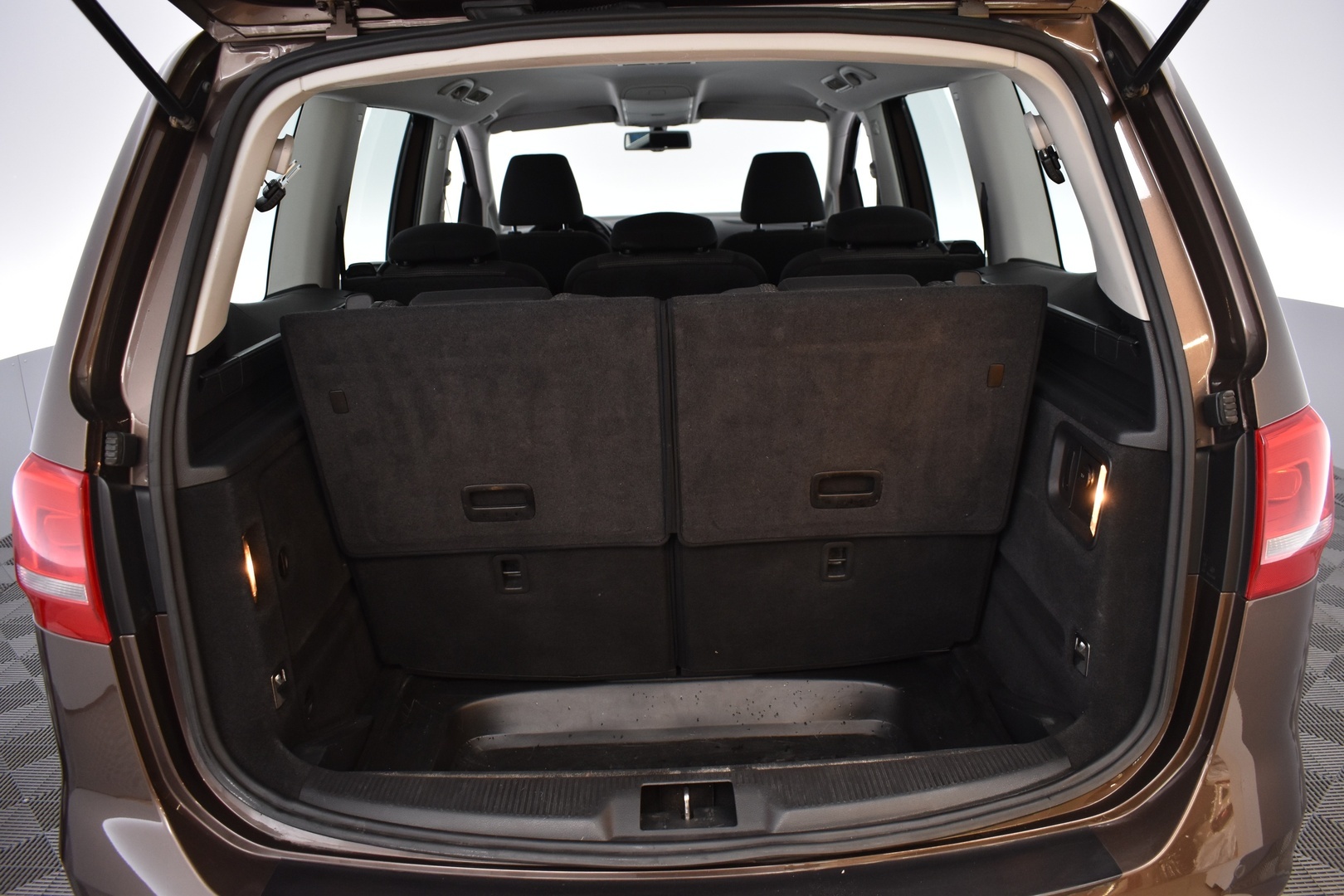 VOLKSWAGEN Sharan 2012