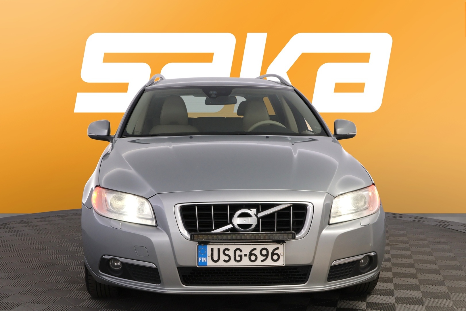 VOLVO V70 2012