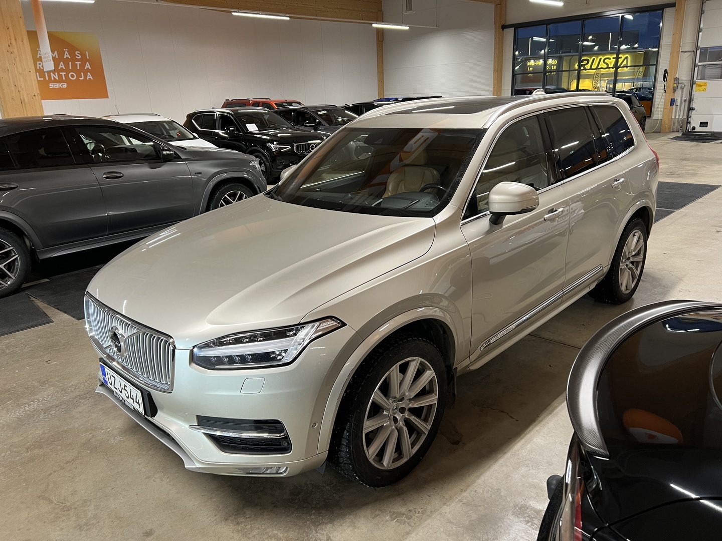 VOLVO XC90 2017