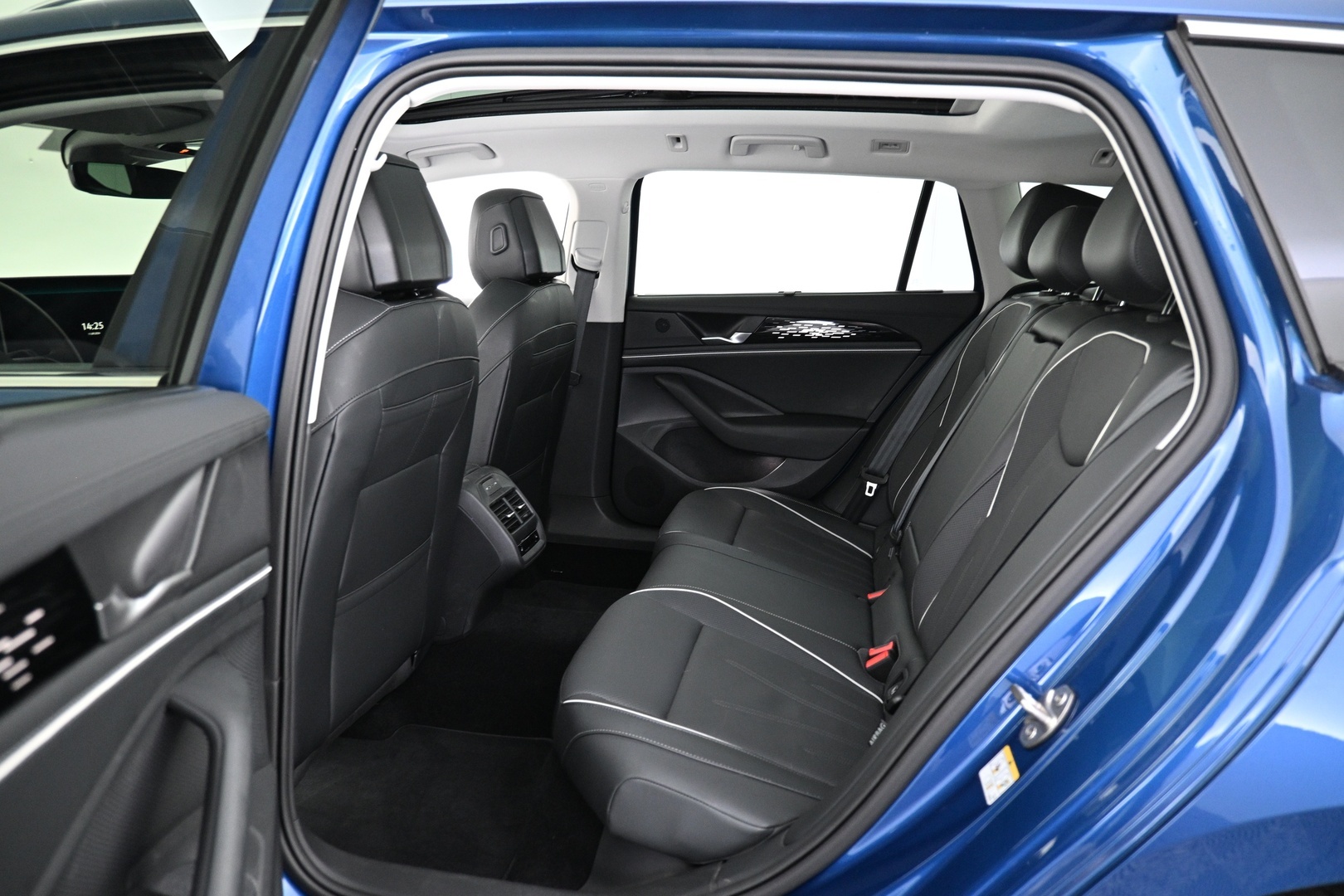 VOLKSWAGEN Passat 2026