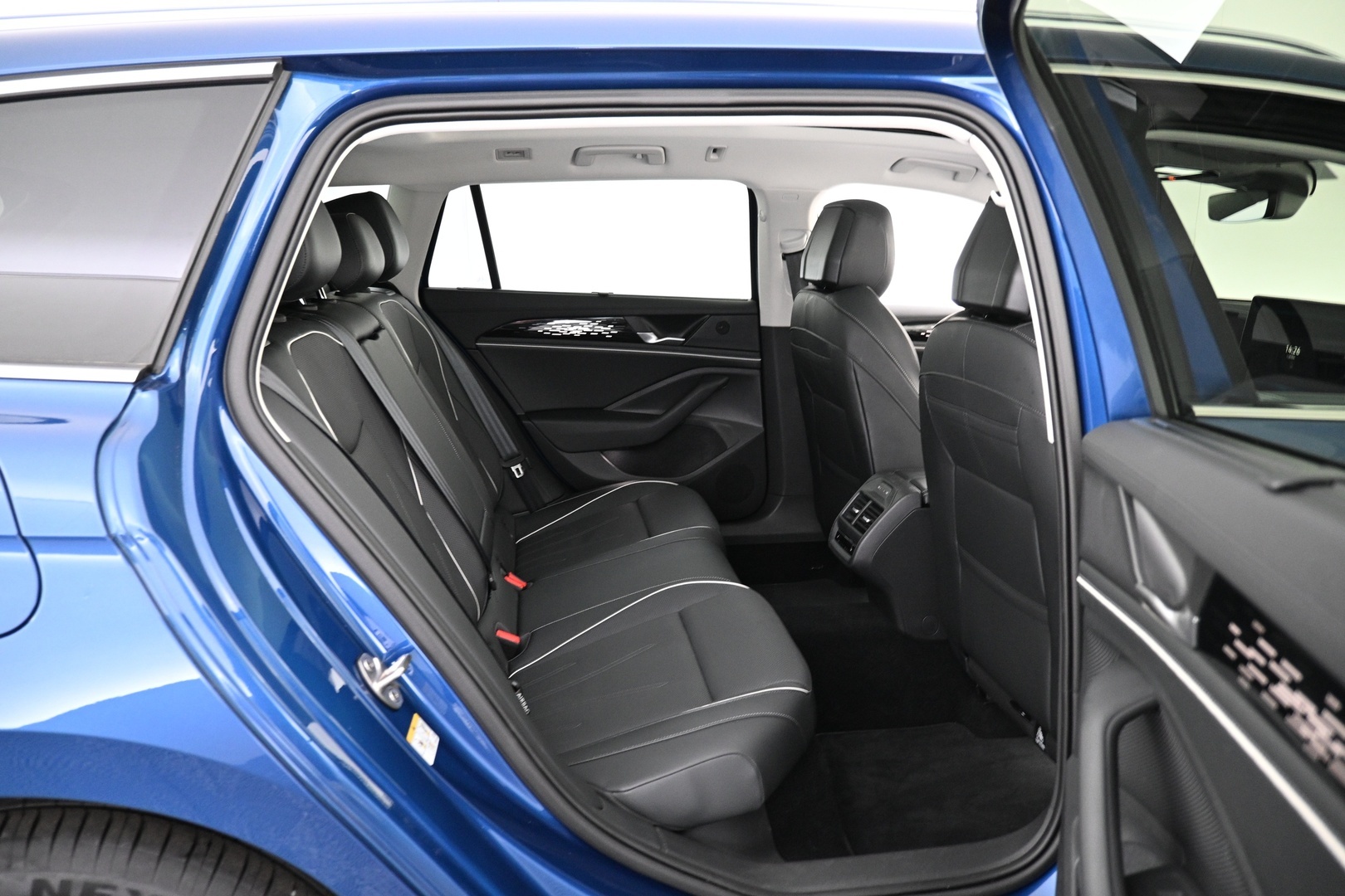 VOLKSWAGEN Passat 2026