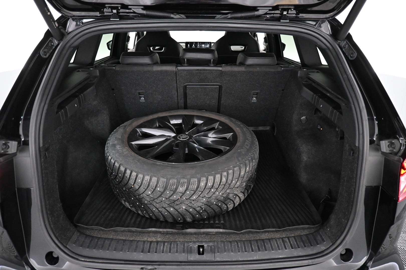 SKODA Enyaq 2023