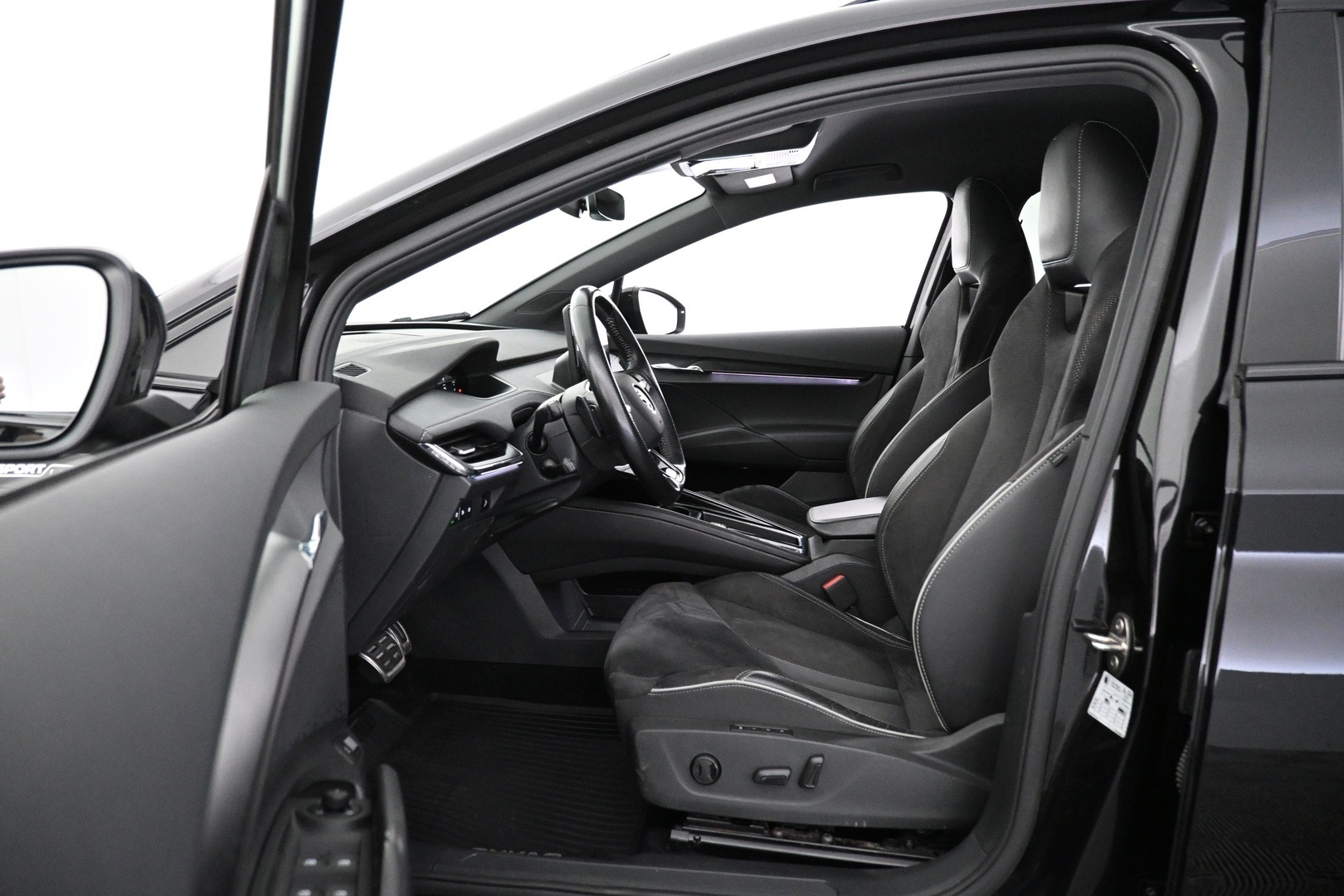 SKODA Enyaq 2023