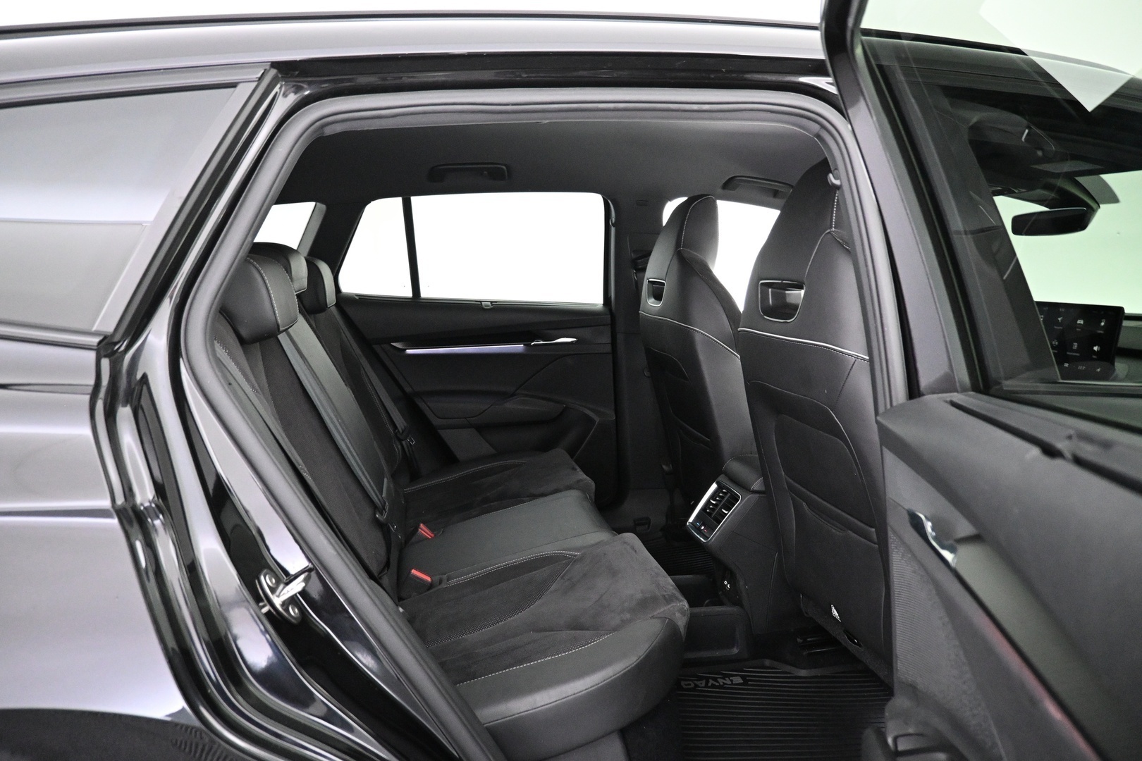 SKODA Enyaq 2023