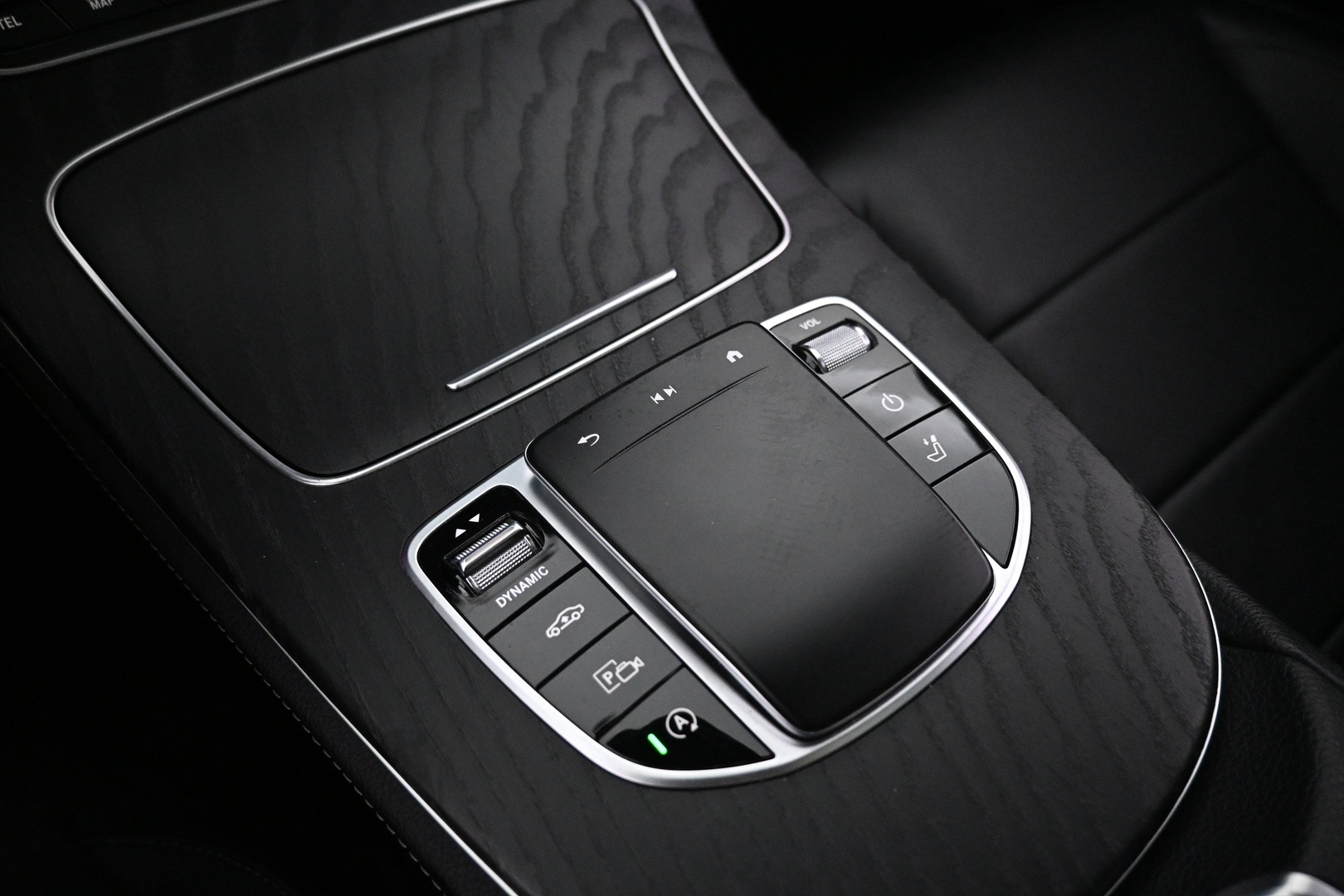 MERCEDES-BENZ E 2021