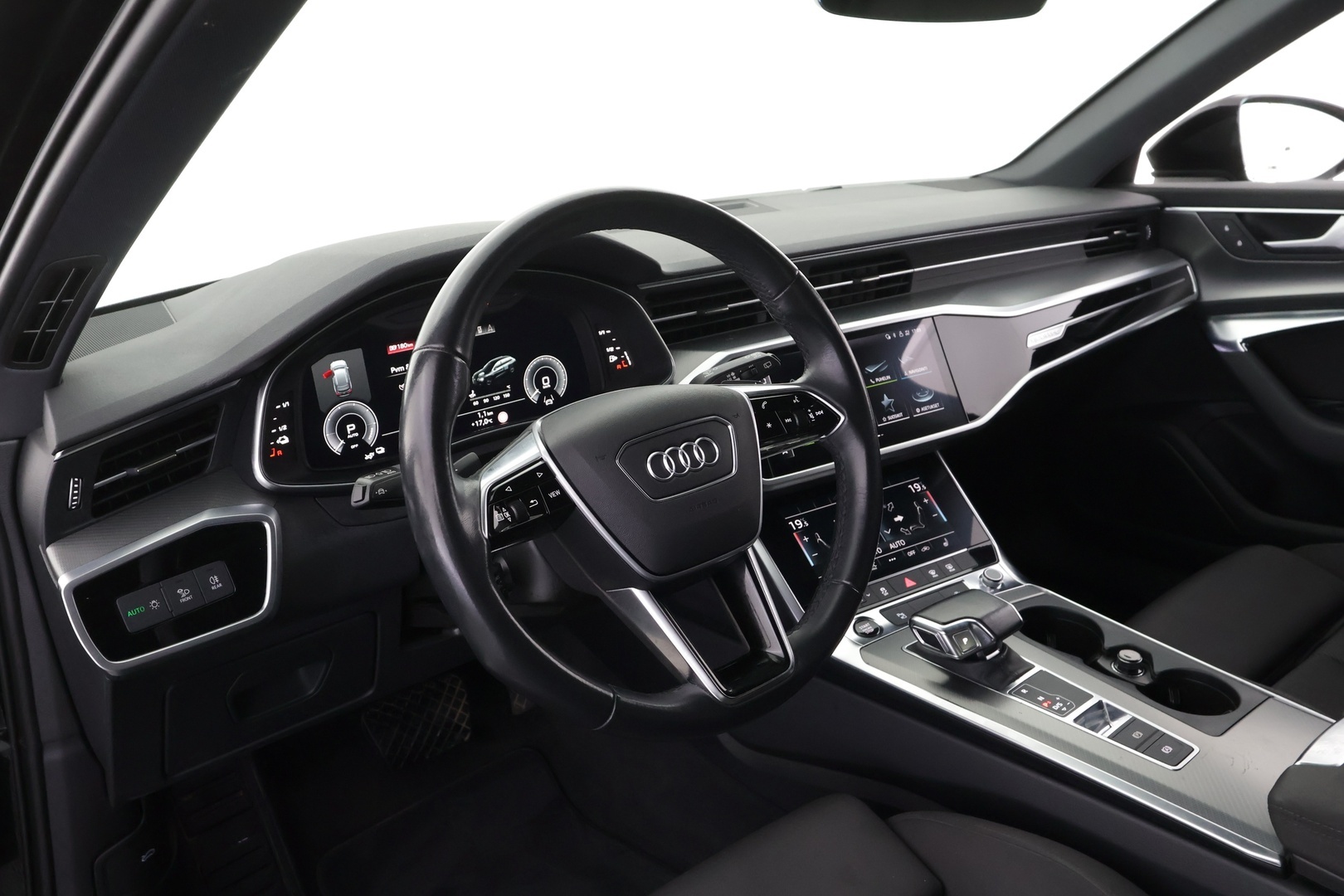 AUDI A6 2024