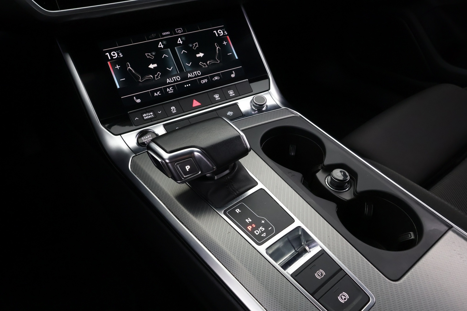 AUDI A6 2024