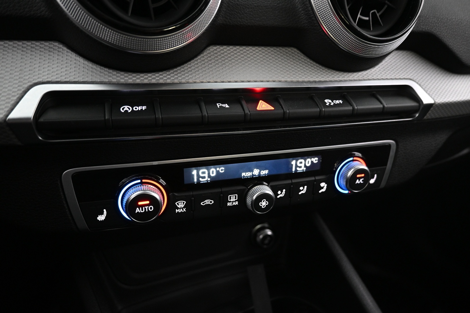 AUDI Q2 2025