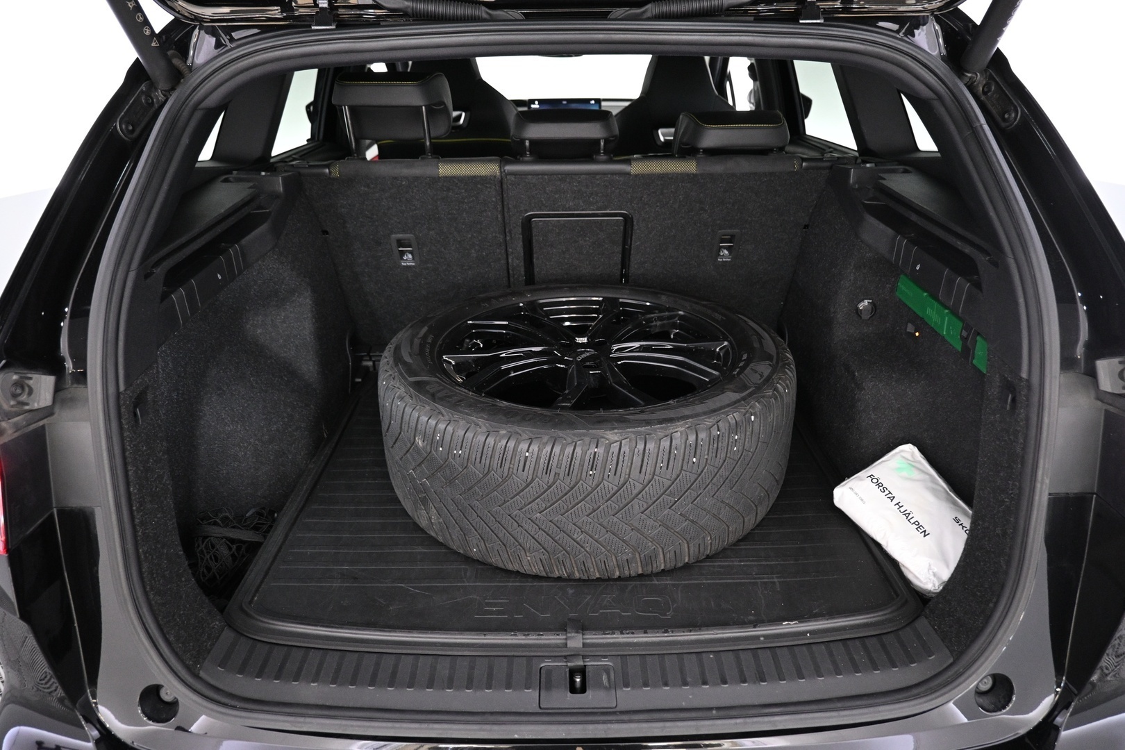 SKODA Enyaq 2024