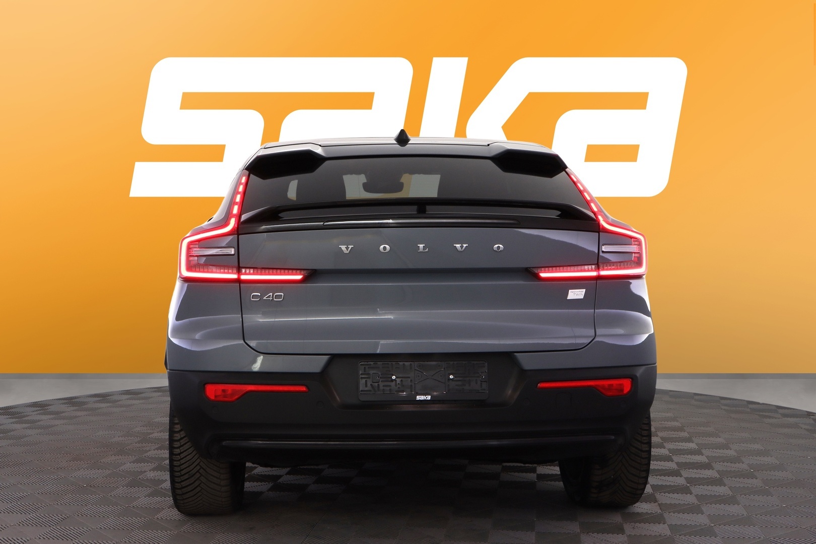 VOLVO C40 2023