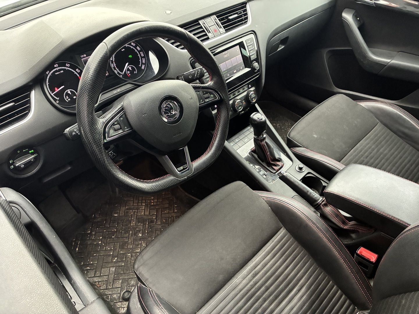SKODA Octavia 2014
