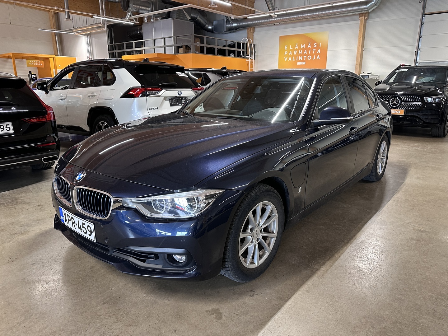 BMW 330 2017
