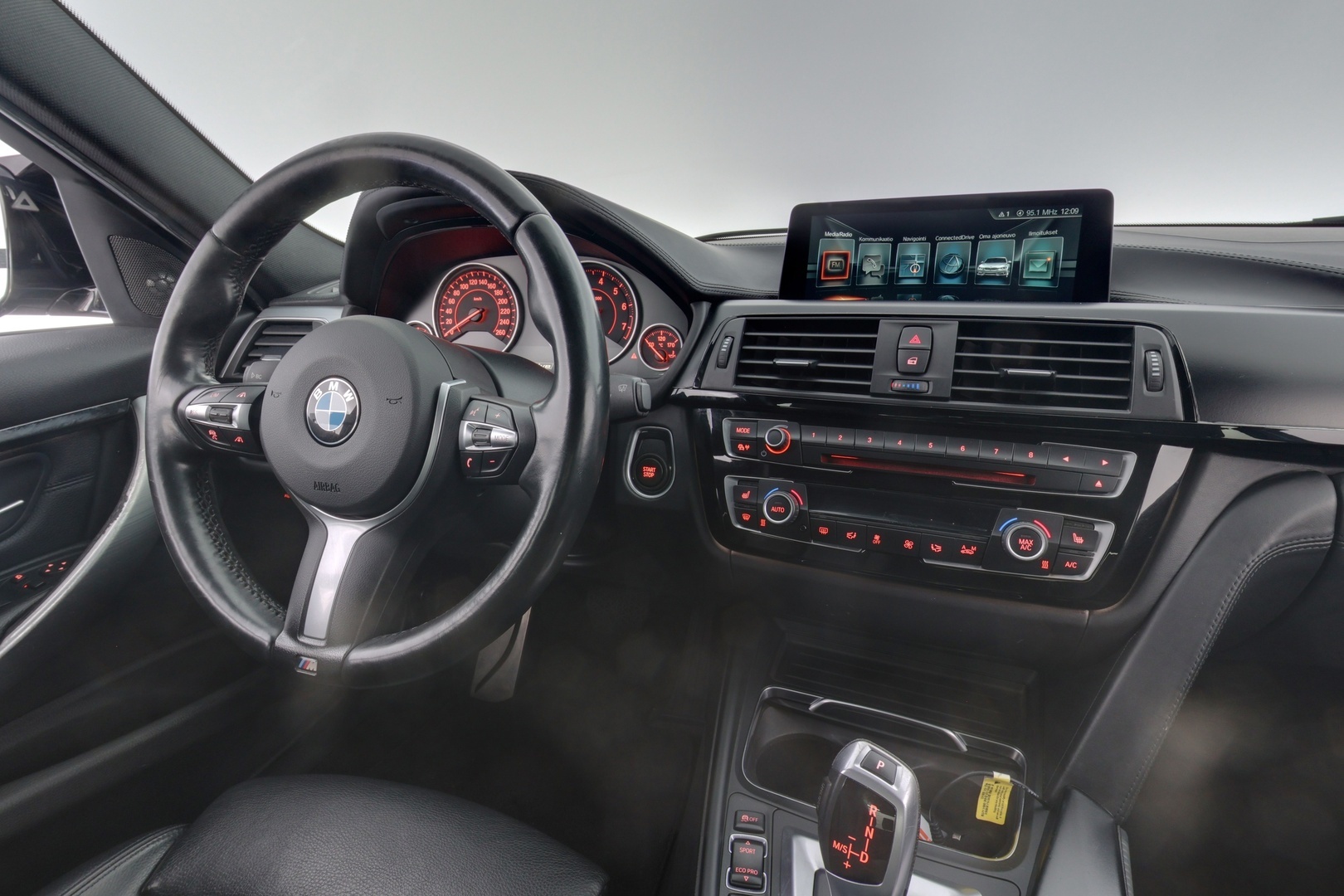 BMW 330 2016