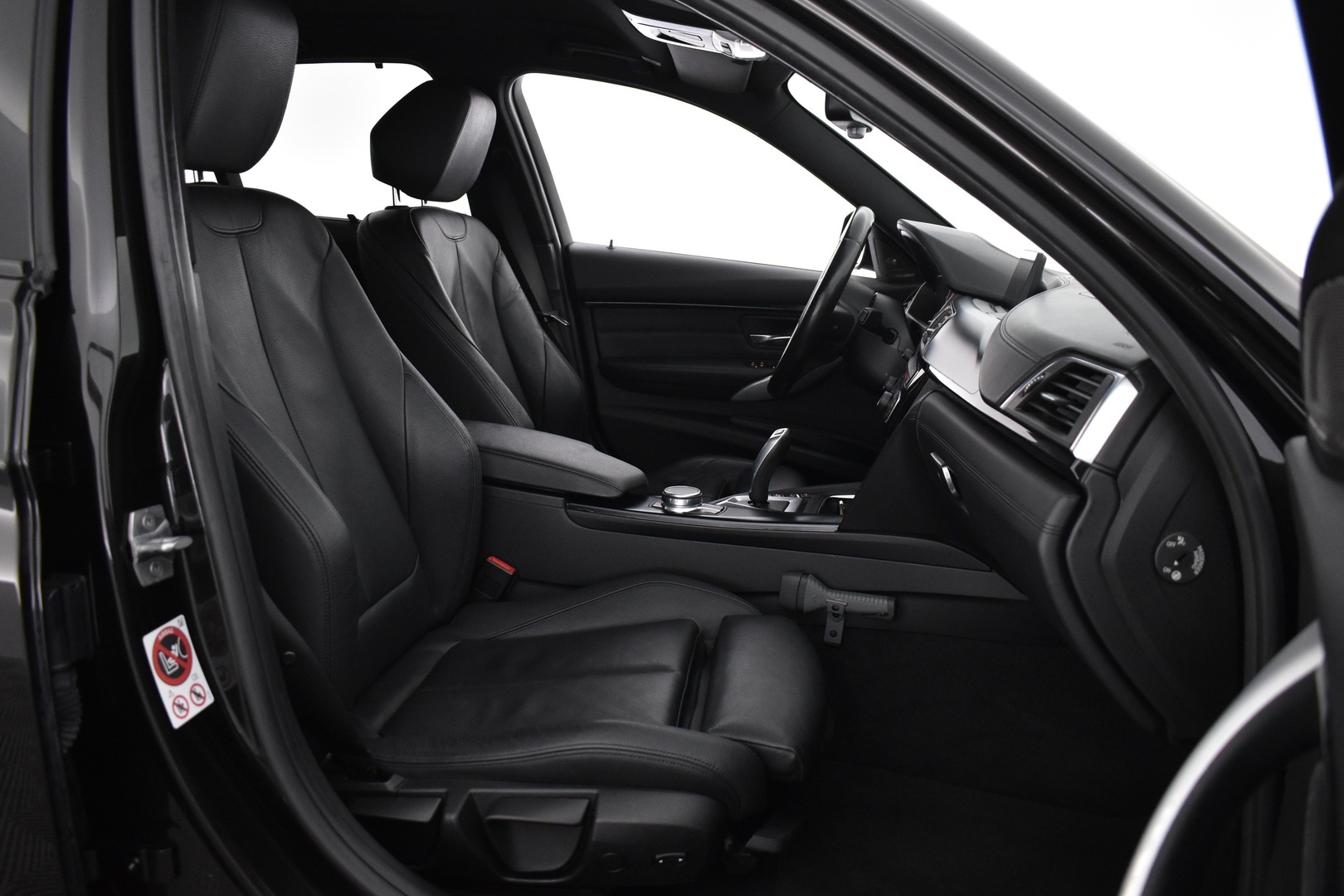 BMW 330 2016