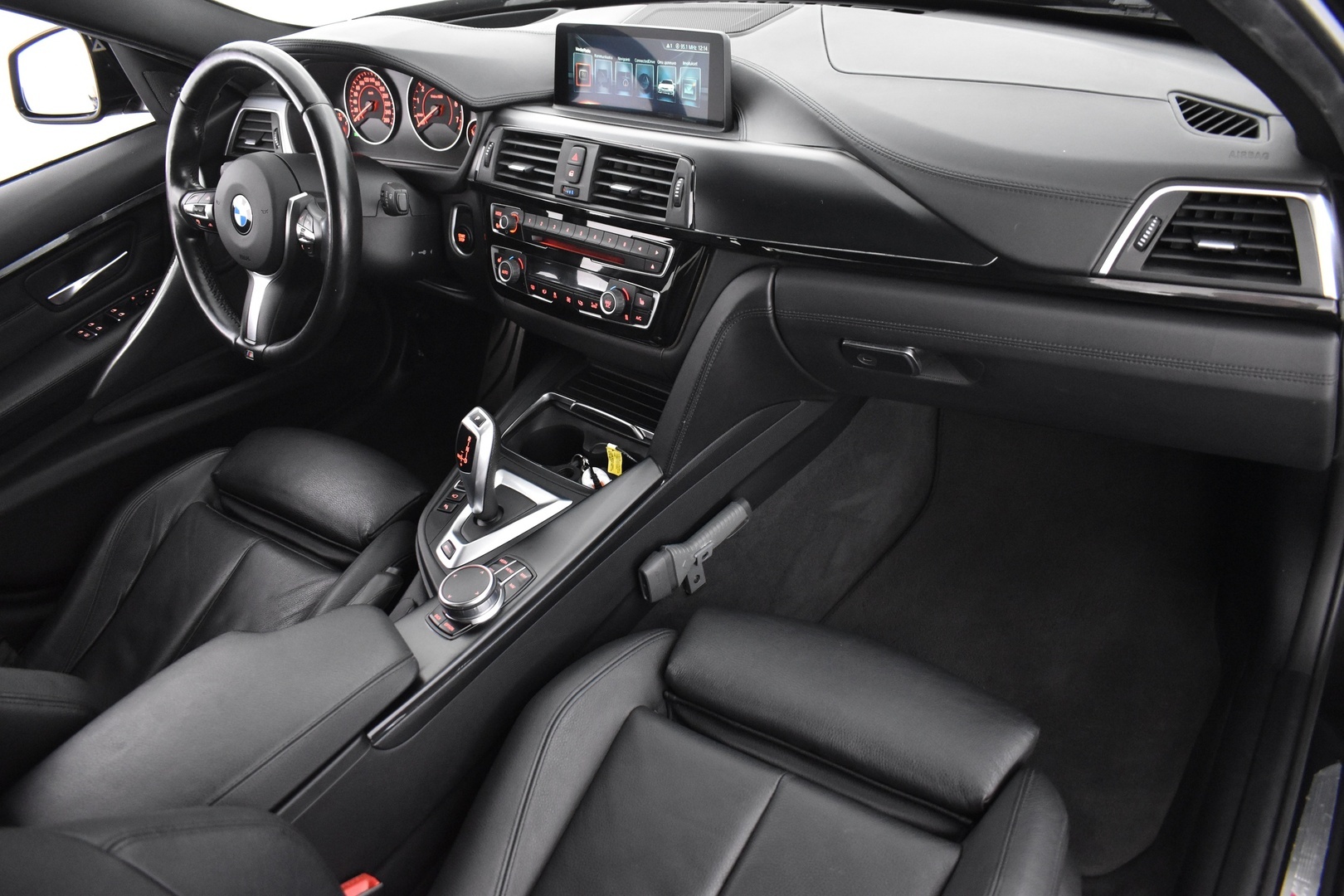 BMW 330 2016