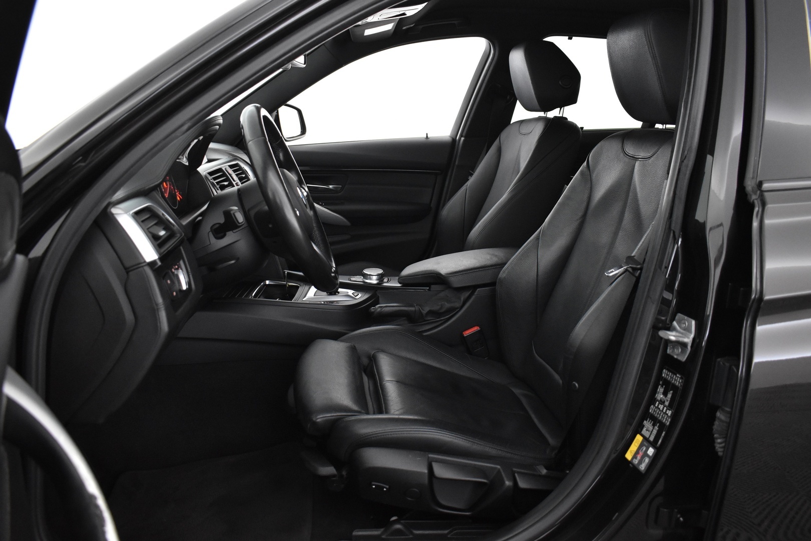 BMW 330 2016