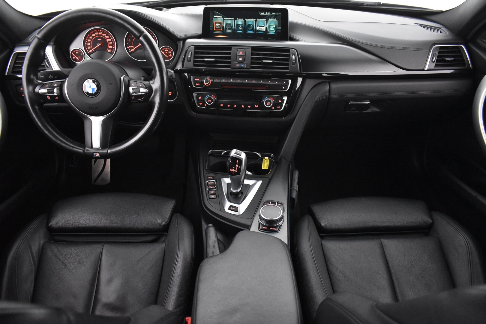 BMW 330 2016
