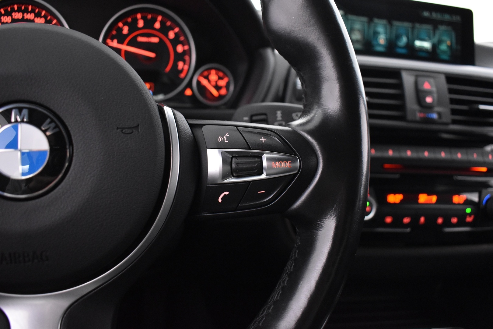 BMW 330 2016