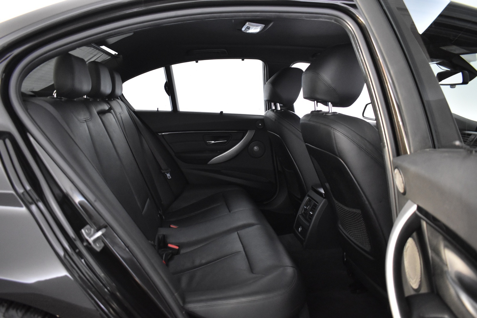 BMW 330 2016