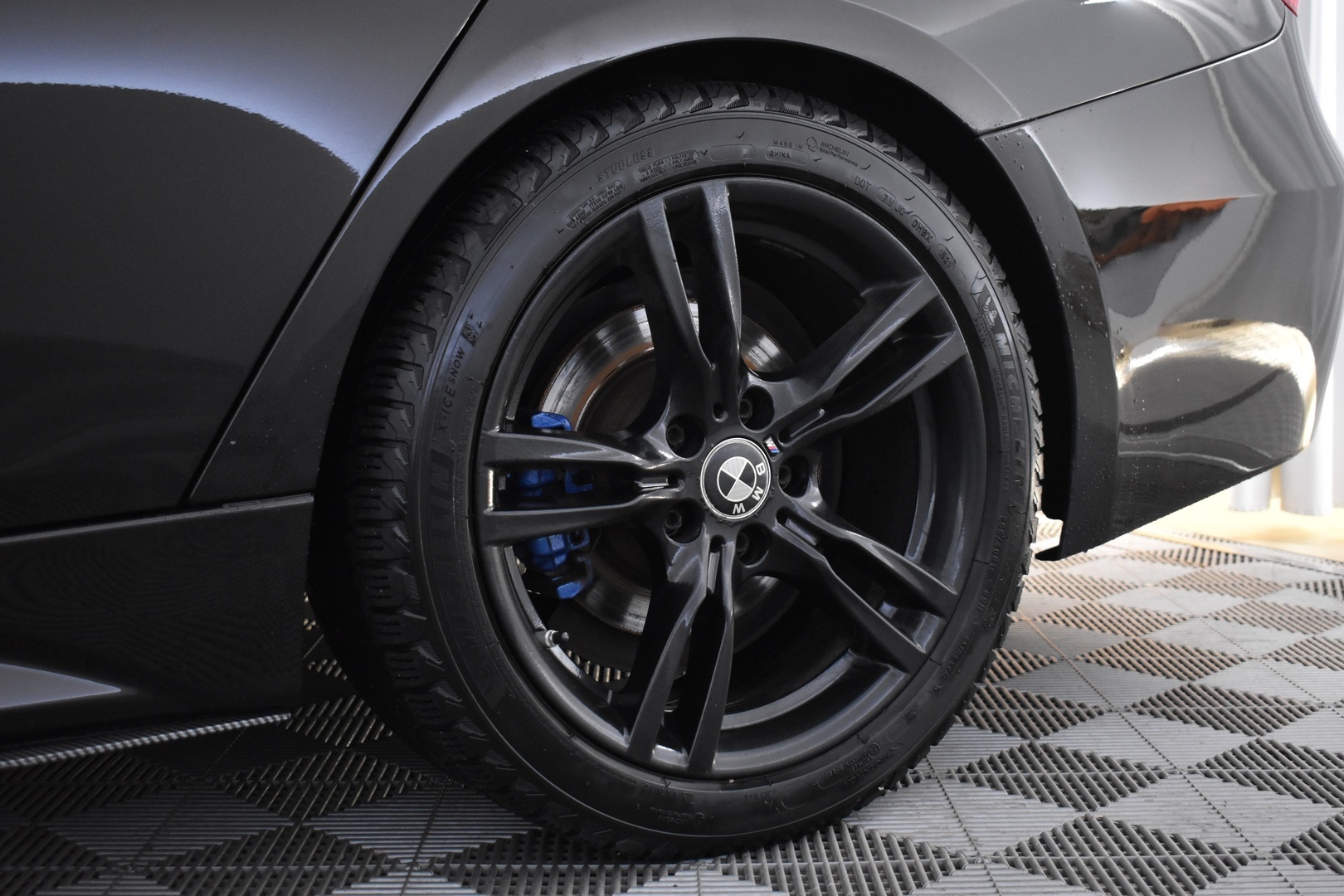 BMW 330 2016