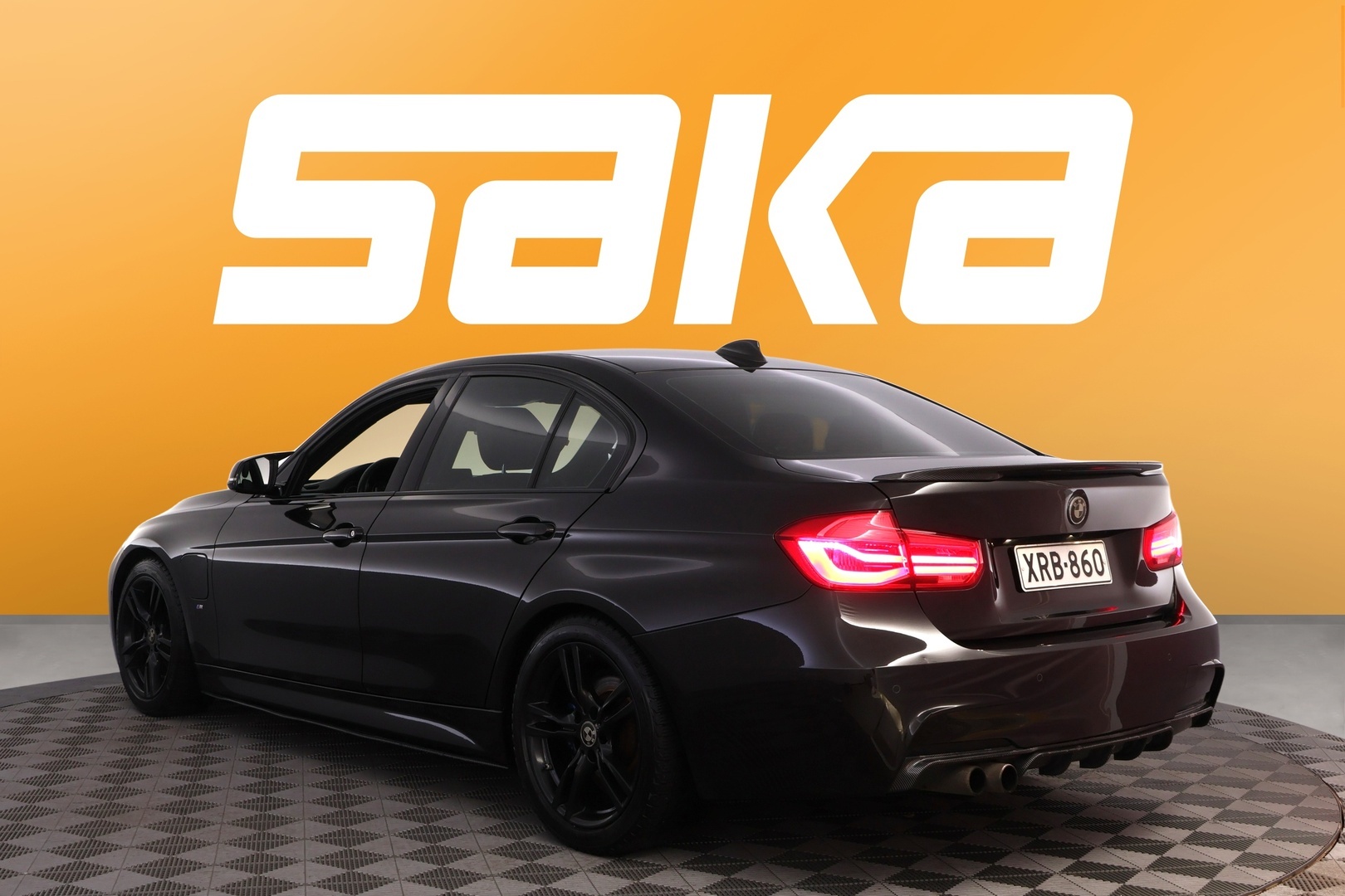 BMW 330 2016