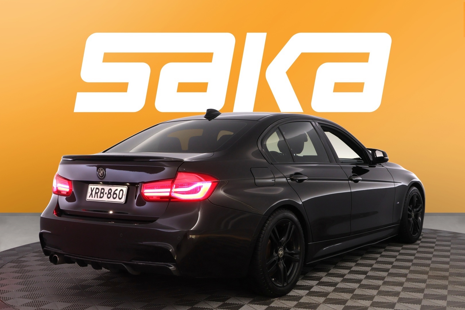 BMW 330 2016