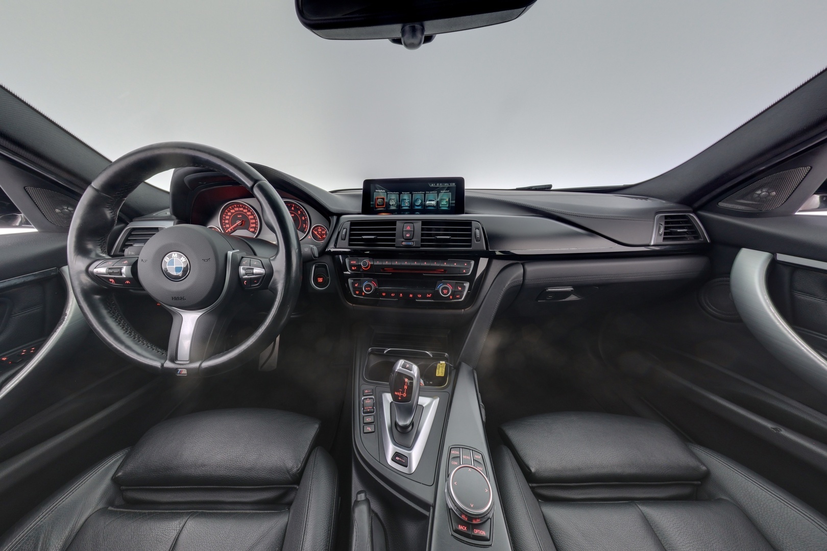 BMW 330 2016