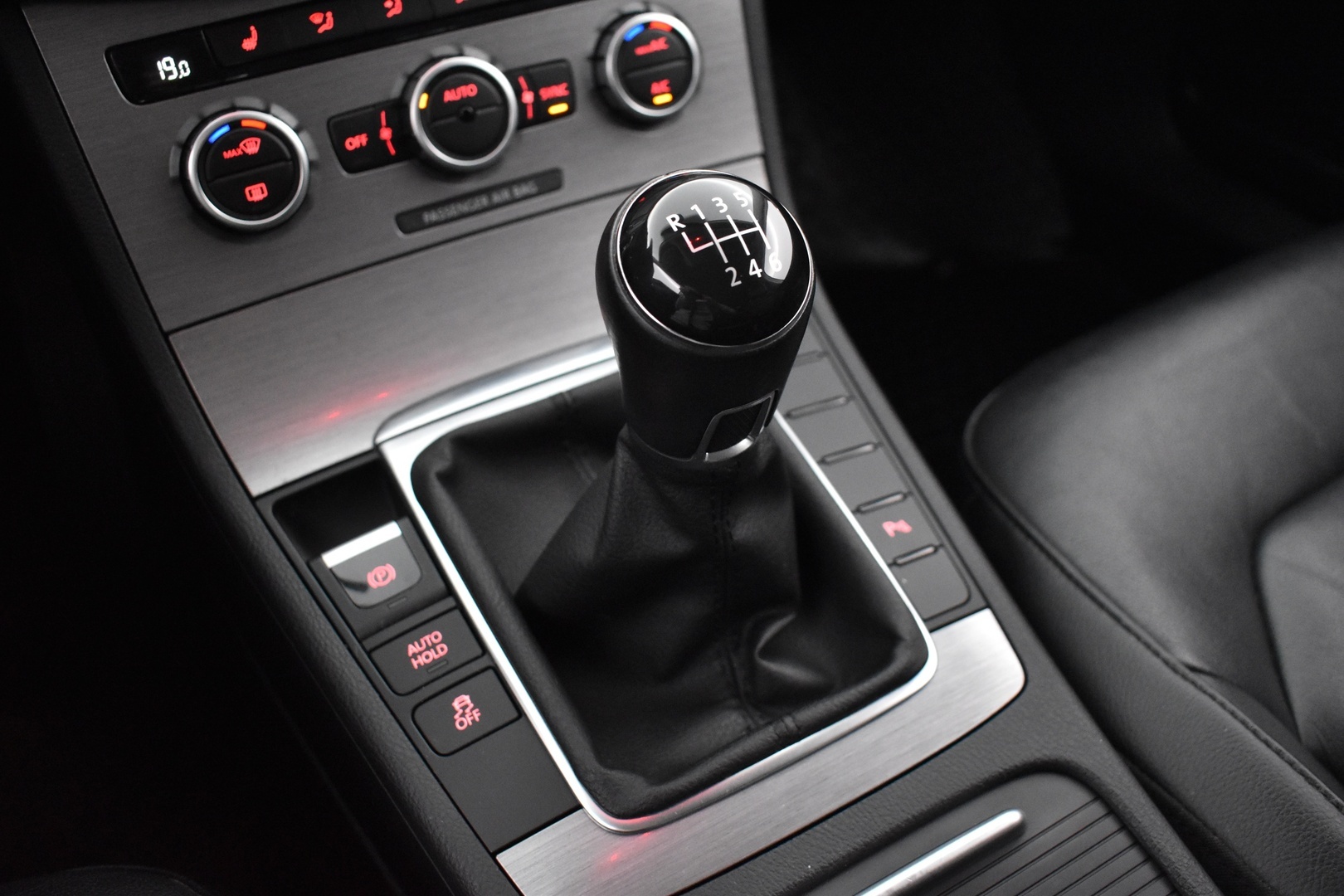 VOLKSWAGEN Passat 2014