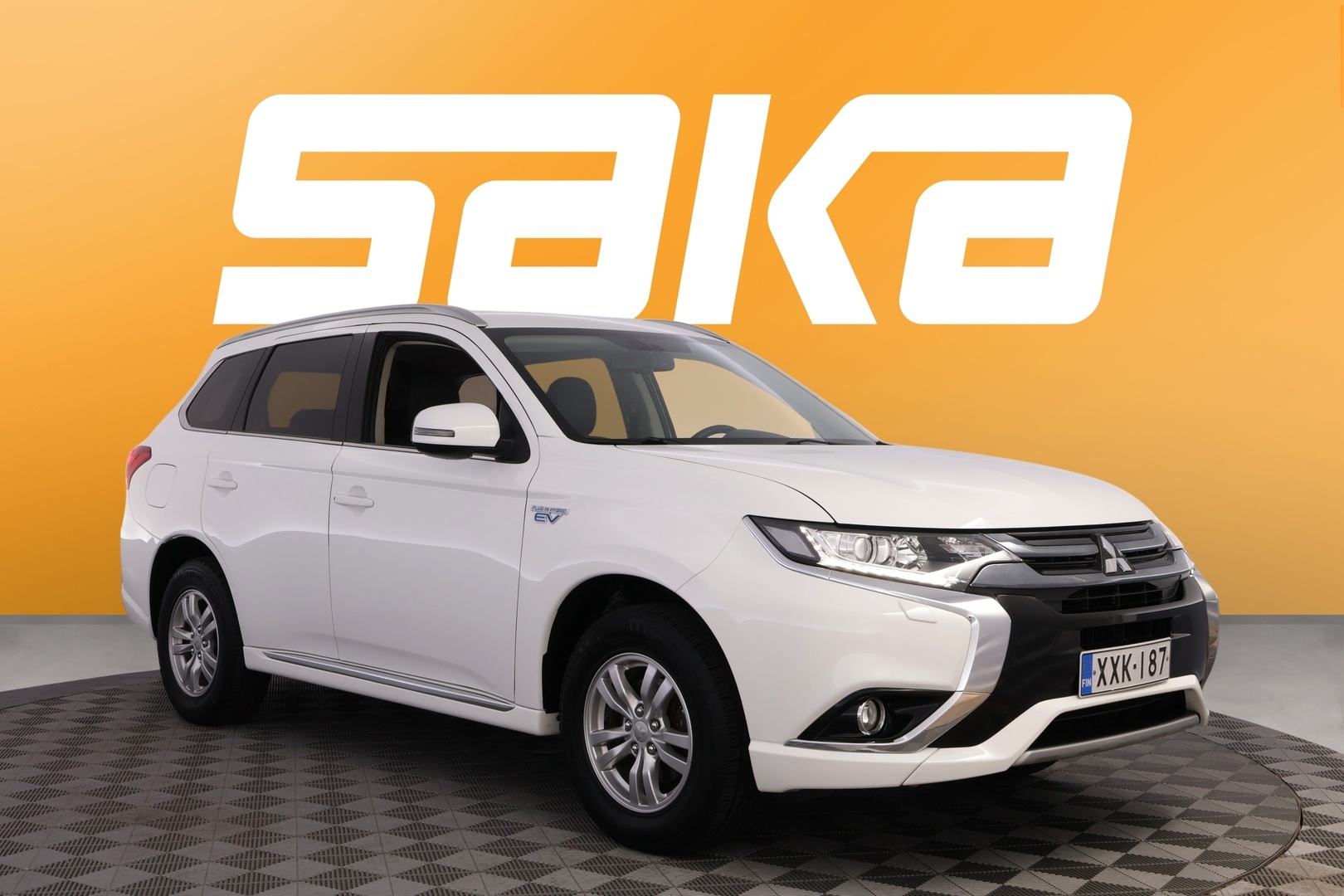 MITSUBISHI OUTLANDER PHEV 2016