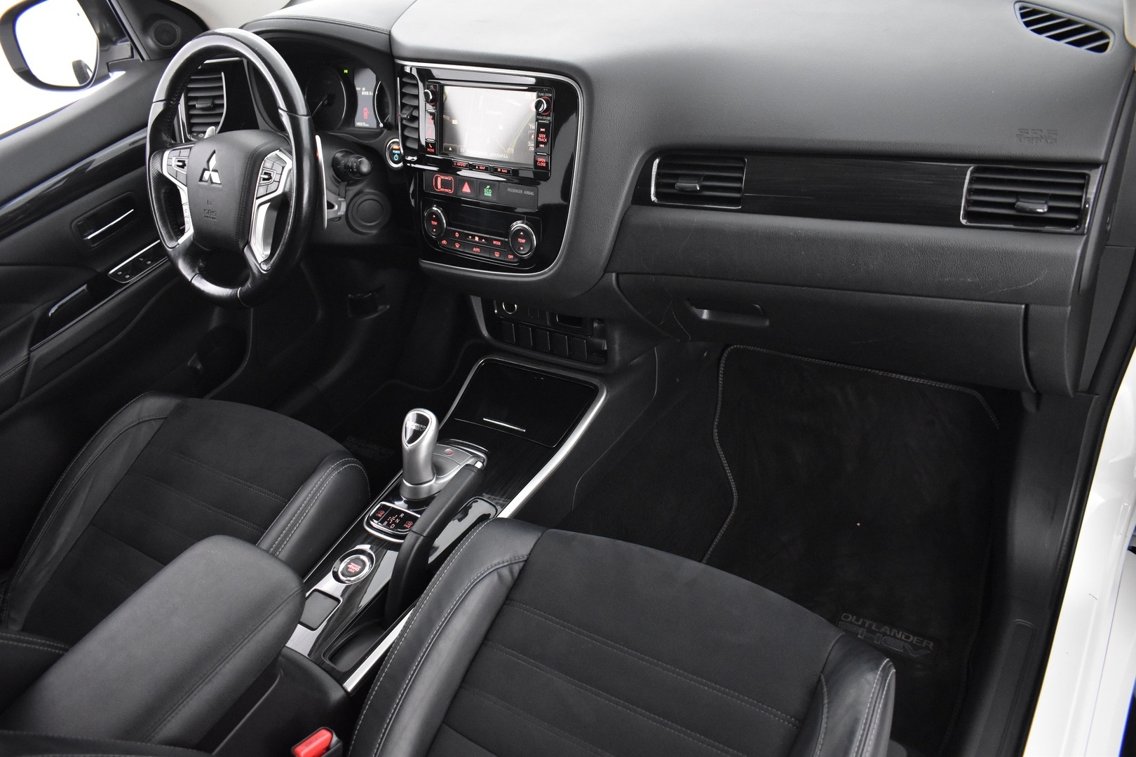 MITSUBISHI OUTLANDER PHEV 2016
