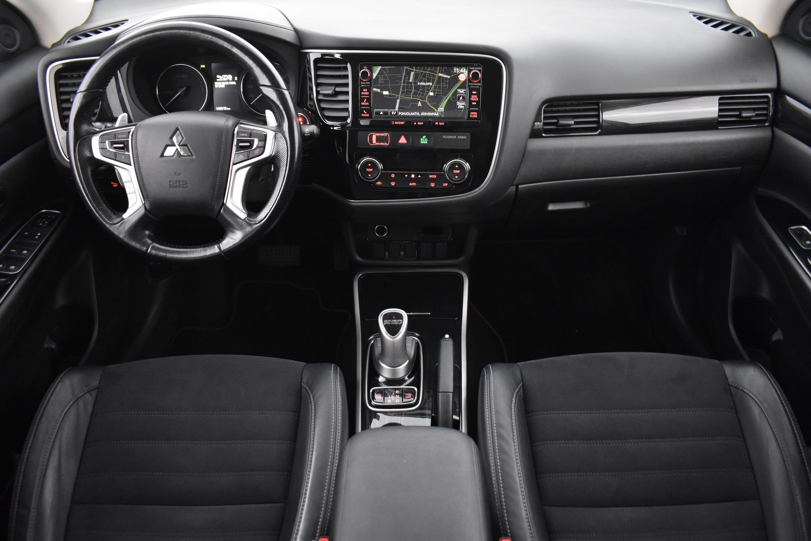 MITSUBISHI OUTLANDER PHEV 2016