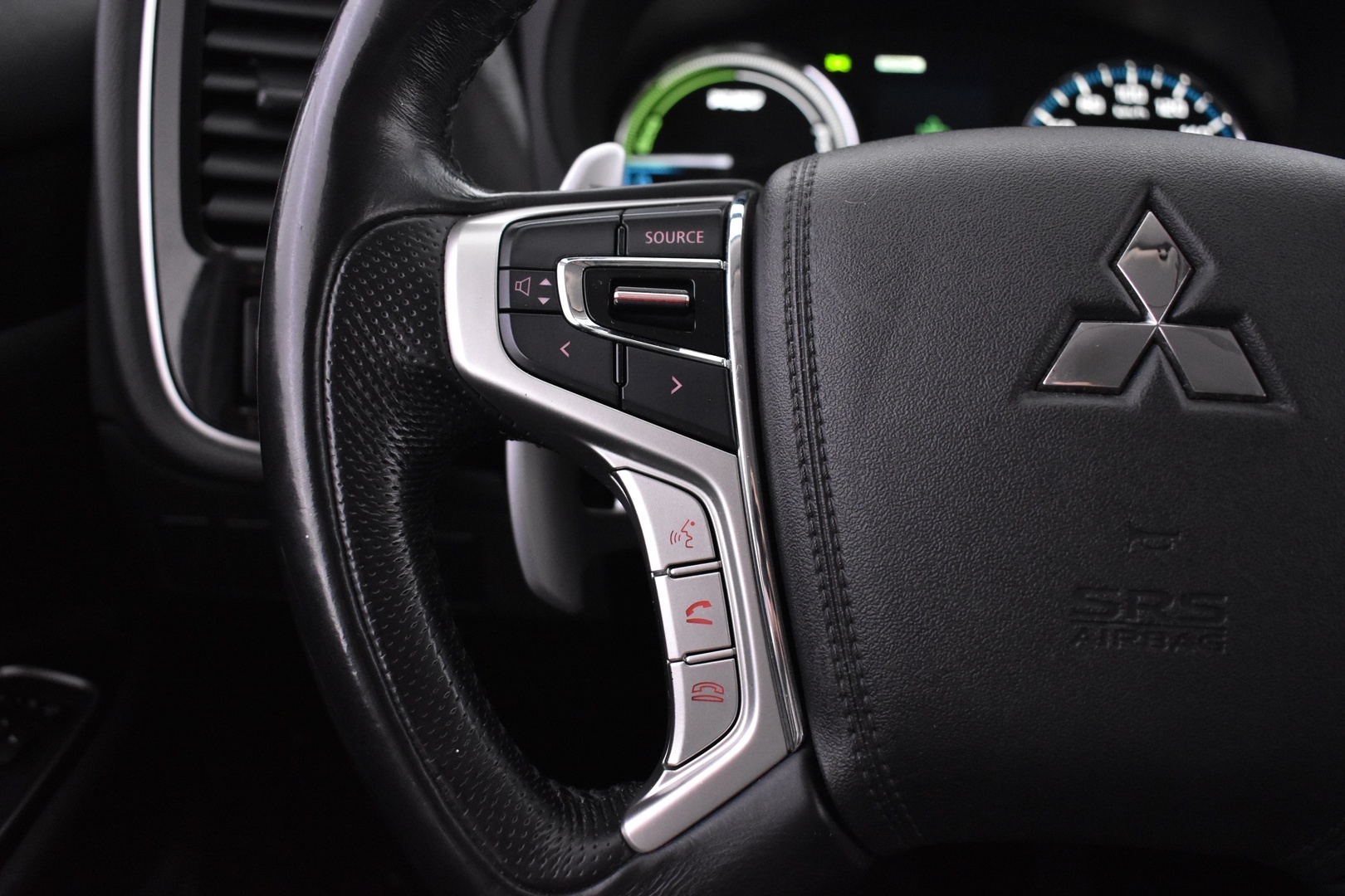 MITSUBISHI OUTLANDER PHEV 2016