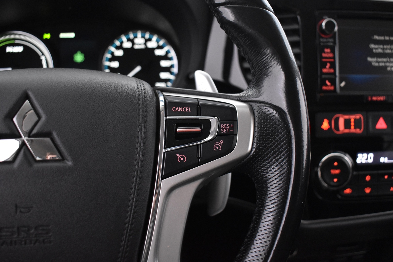 MITSUBISHI OUTLANDER PHEV 2016