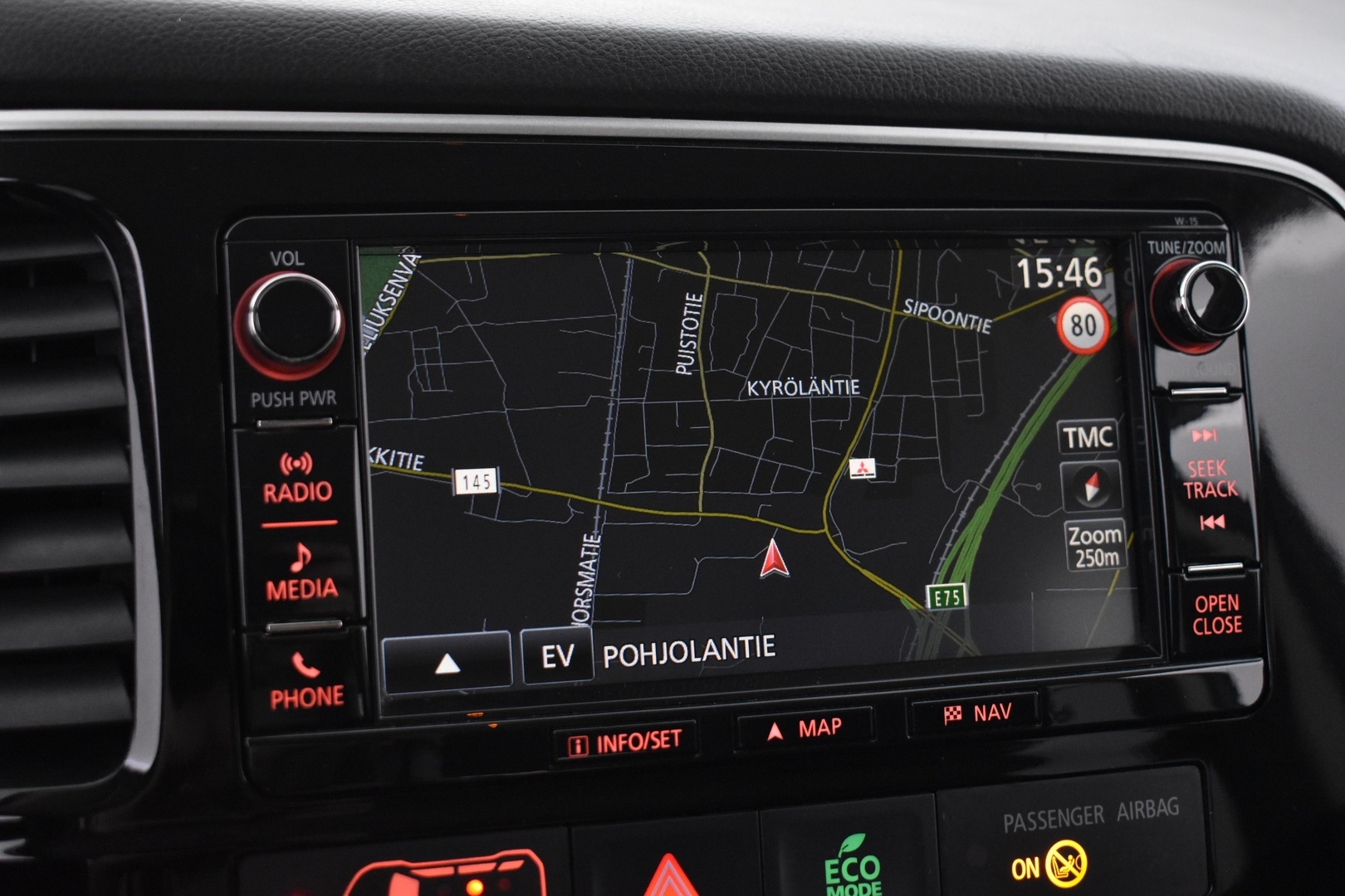 MITSUBISHI OUTLANDER PHEV 2016