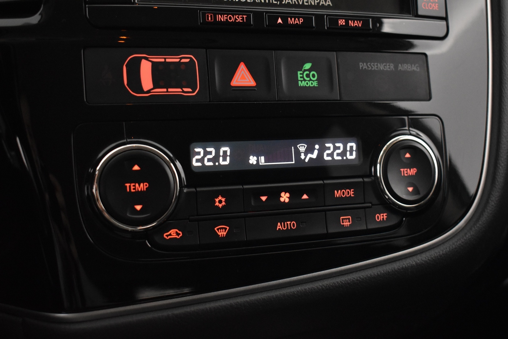 MITSUBISHI OUTLANDER PHEV 2016